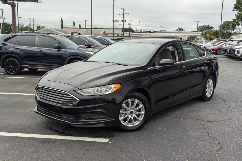 2018 Ford Fusion S photo 1