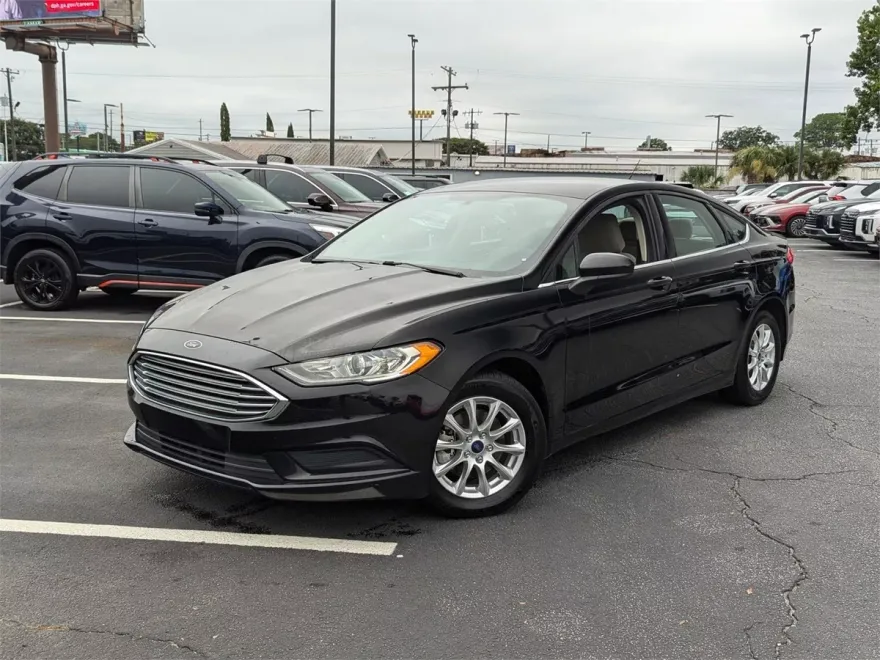 2018 Ford Fusion S photo 1