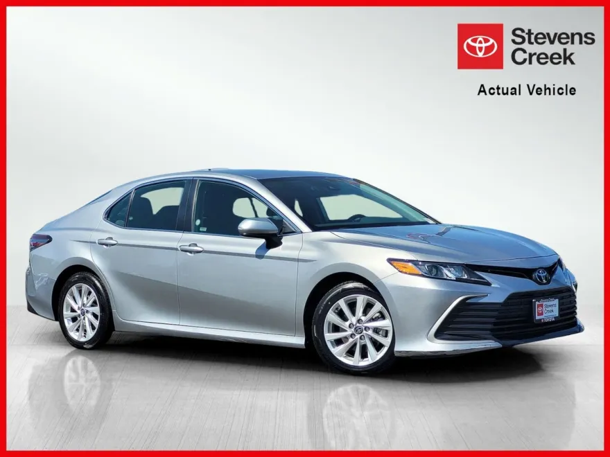 2024 Toyota Camry LE photo 1