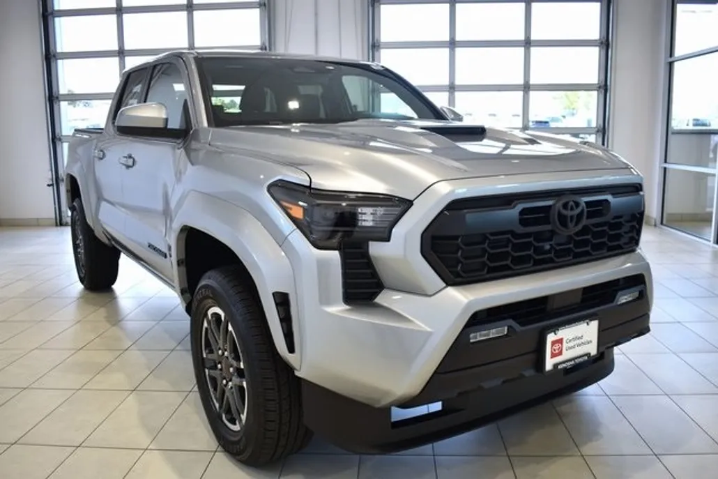 2025 Toyota Tacoma TRD Sport photo 1