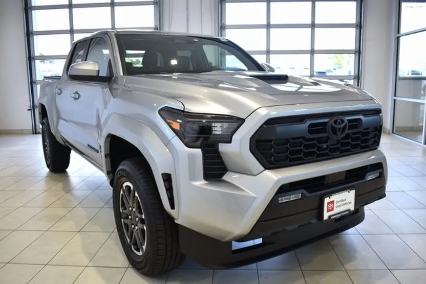 2025 Toyota Tacoma TRD Sport photo 1