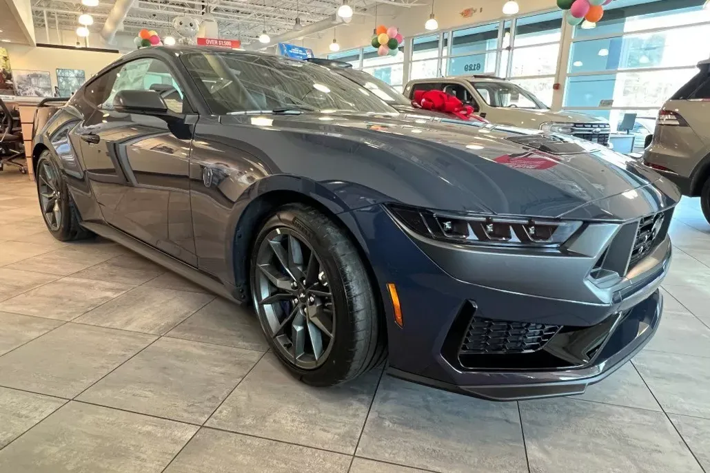2025 Ford Mustang Dark Horse Deluxe photo 1