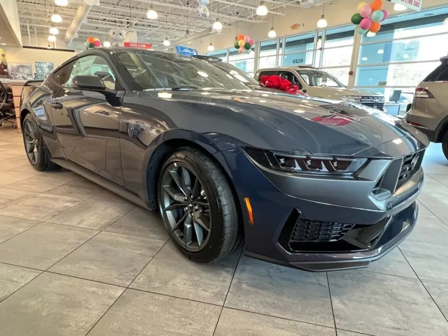 2025 Ford Mustang Dark Horse Deluxe photo 1