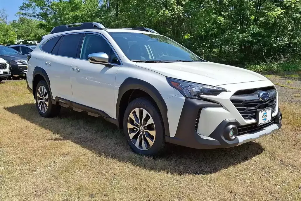 2025 Subaru Outback Touring XT photo 1