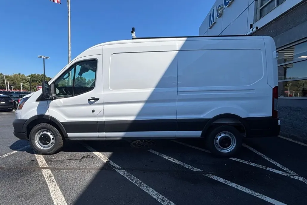 2025 Ford Transit photo 1