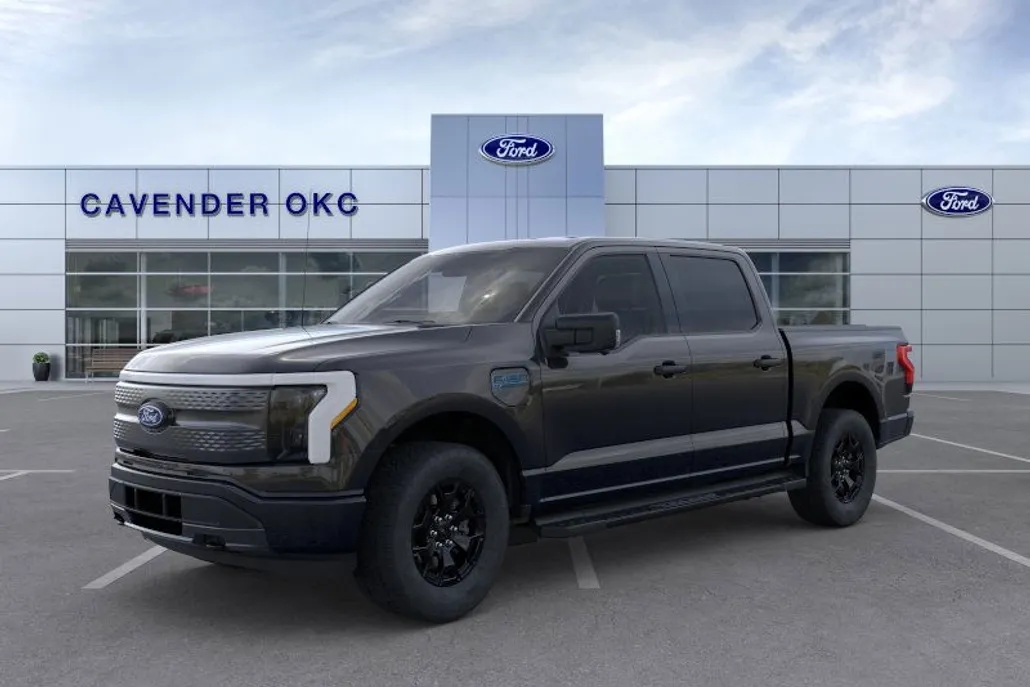 2025 Ford F-150 Lightning XLT photo 1