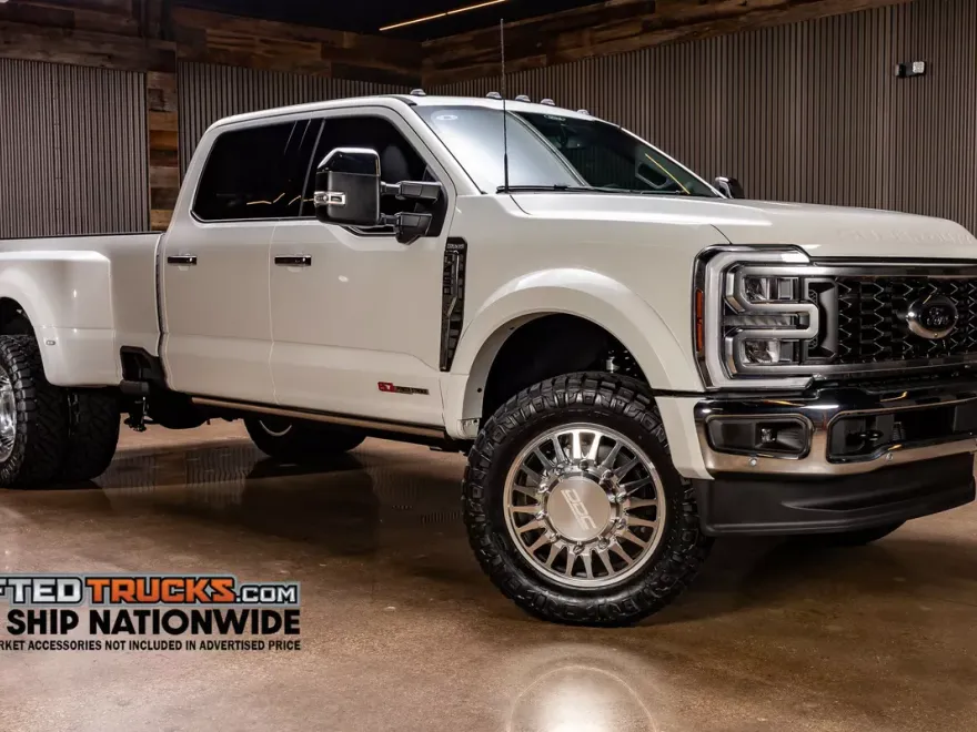 2025 Ford F-450 photo 1