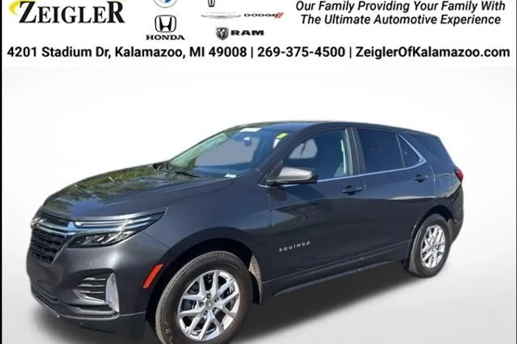 2023 Chevrolet Equinox LT photo 1