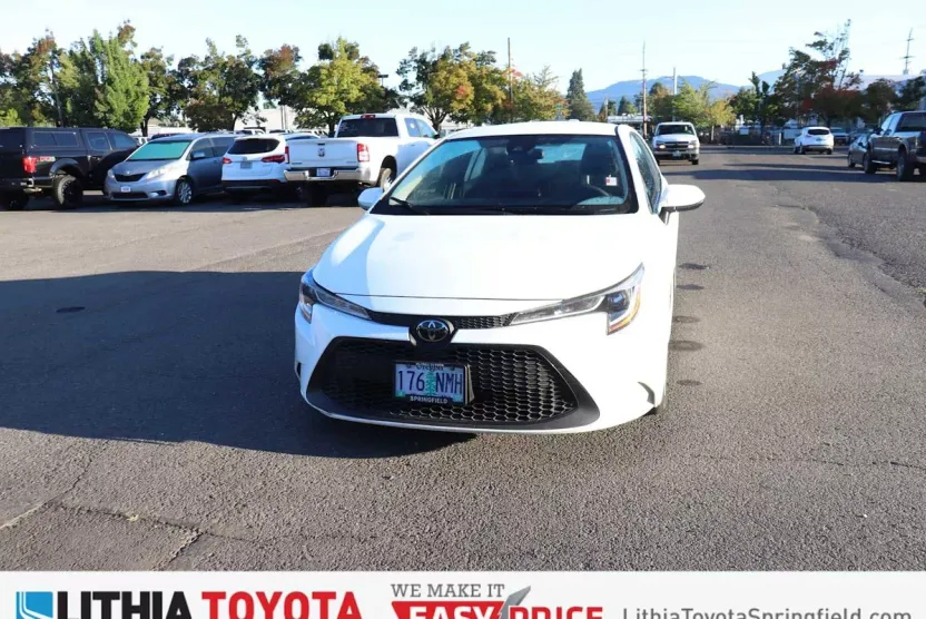 2022 Toyota Corolla LE photo 1