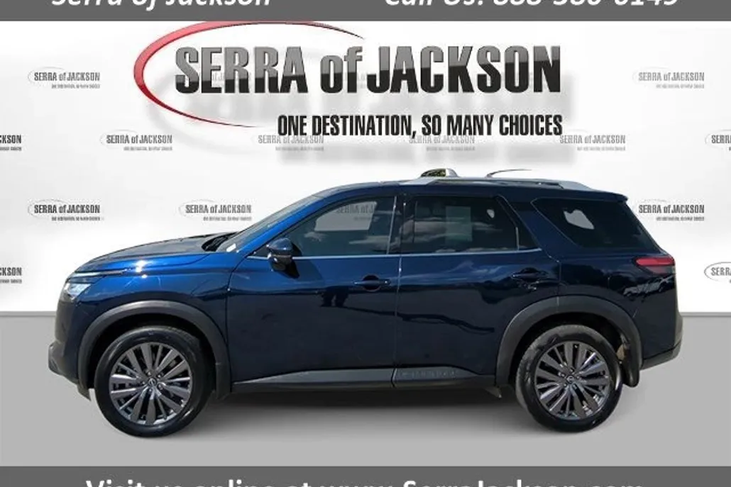 2024 Nissan Pathfinder SL photo 1