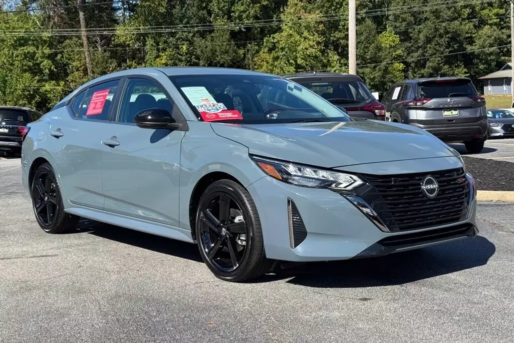 2024 Nissan Sentra SR photo 1
