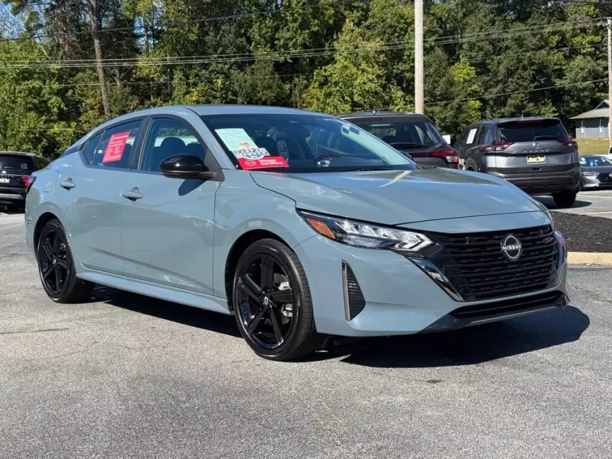 2024 Nissan Sentra SR photo 1