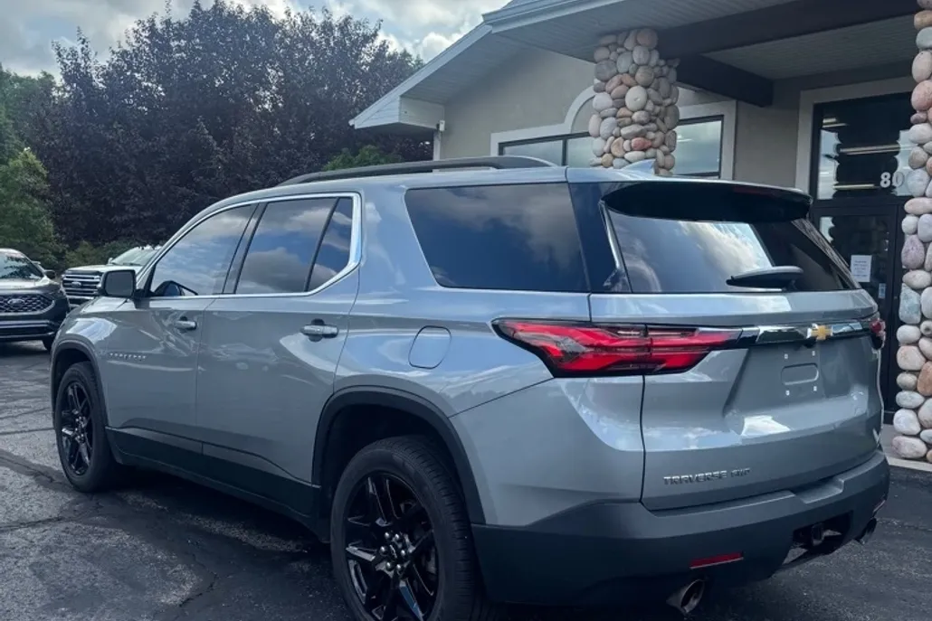 2023 Chevrolet Traverse Cloth photo 1