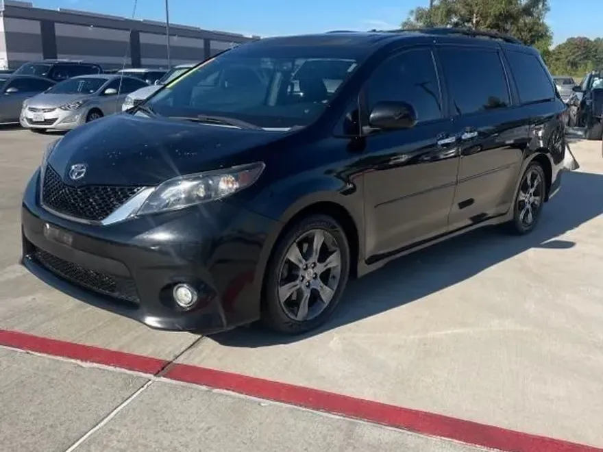 2013 Toyota Sienna photo 1