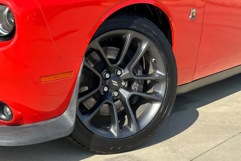 2021 Dodge Challenger R/T Scat Pack photo 1