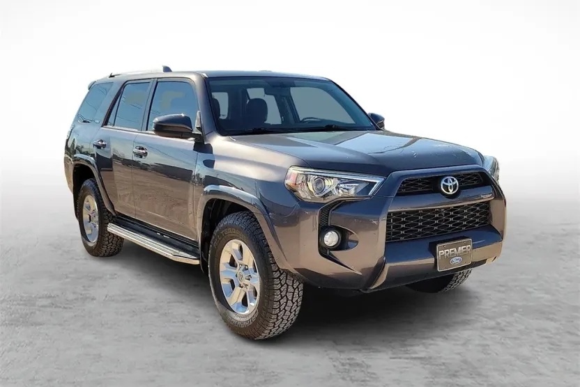 2017 Toyota 4Runner SR5 photo 1