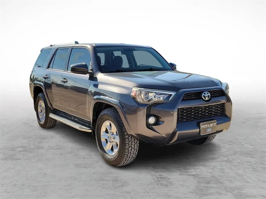 2017 Toyota 4Runner SR5 photo 1