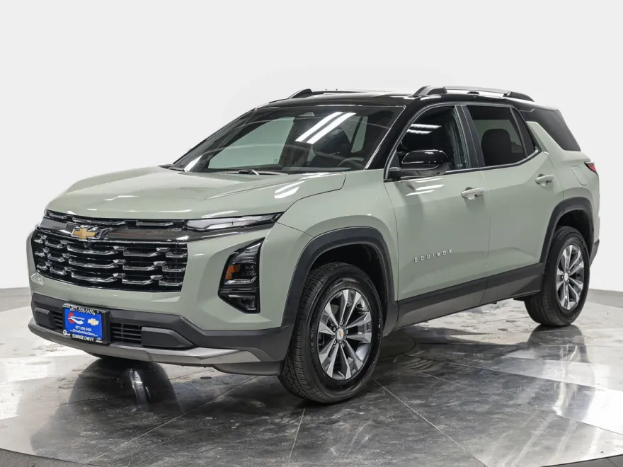 2025 Chevrolet Equinox LT photo 1