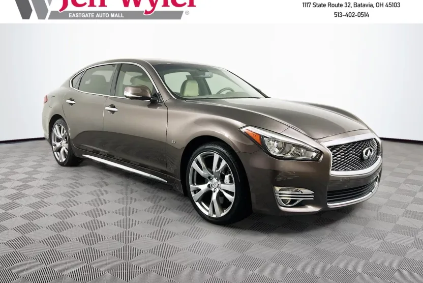 2016 Infiniti Q70L 3.7 photo 1