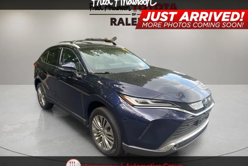 2023 Toyota Venza Limited photo 1