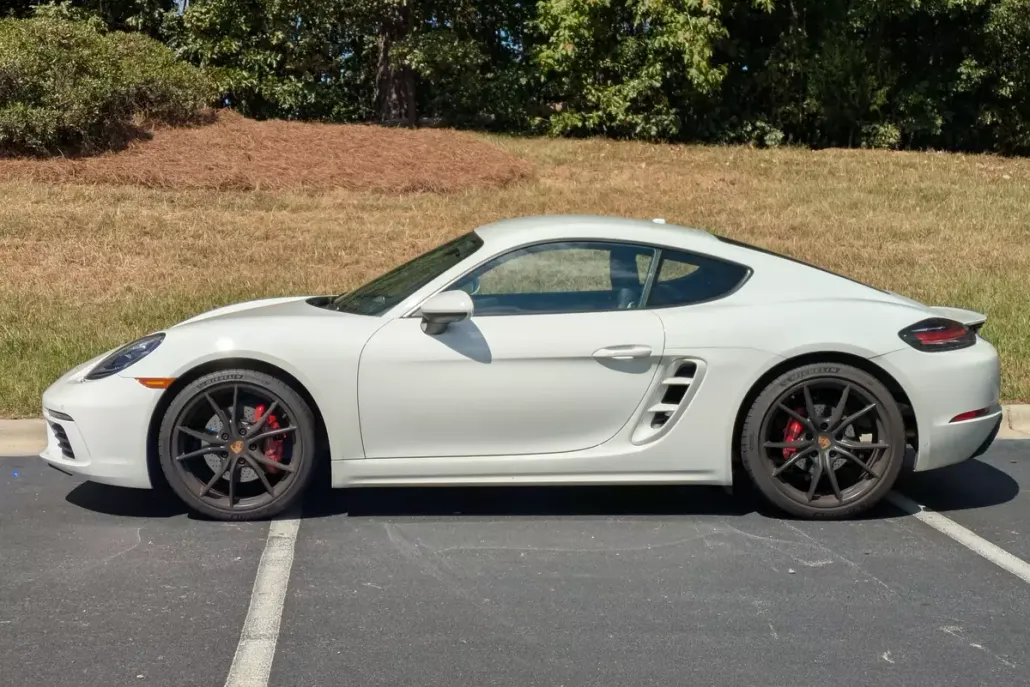 2023 Porsche Cayman S photo 1