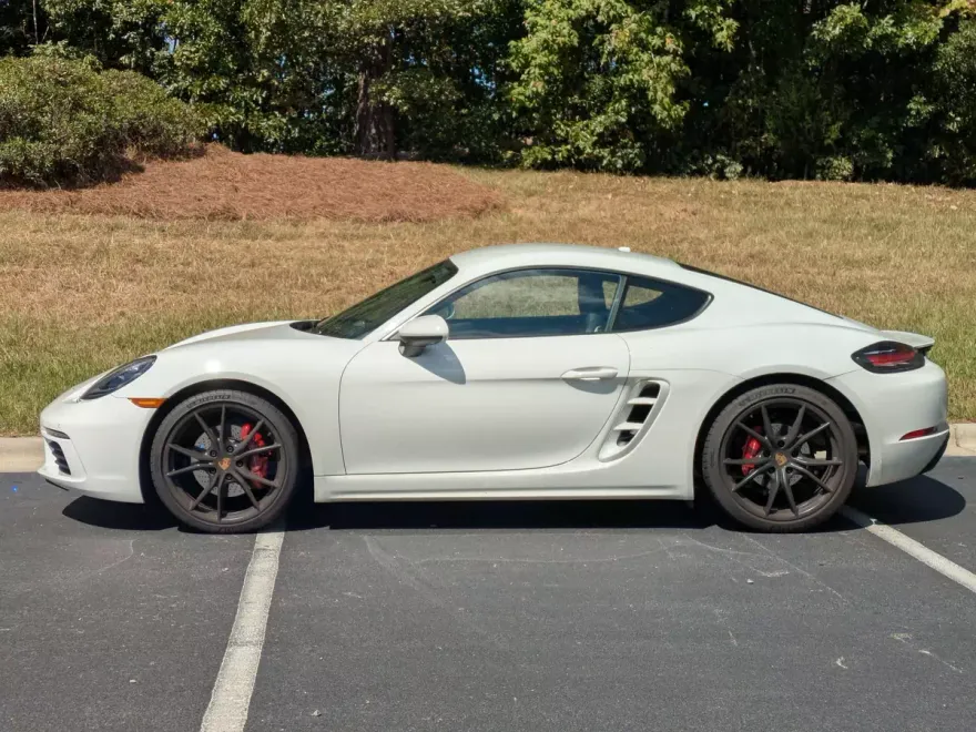 2023 Porsche Cayman S photo 1