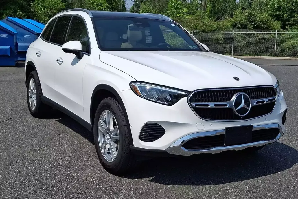 2025 Mercedes Benz GLC 300 4MATIC photo 1