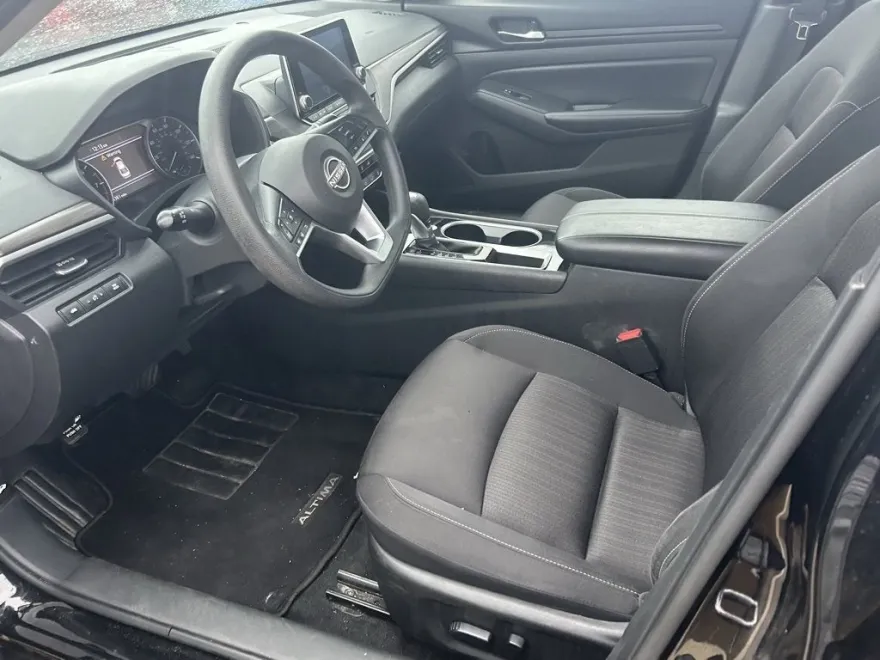2024 Nissan Altima 2.5 SV photo 1
