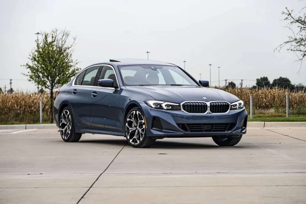2025 Bmw 330i photo 1