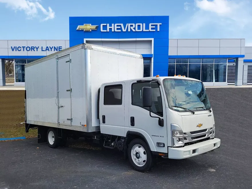 2025 Chevrolet Silverado photo 1