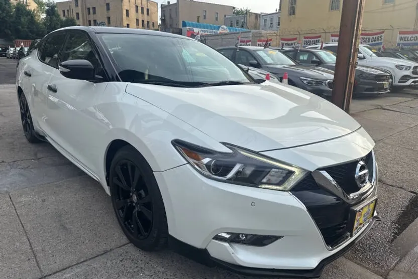 2018 Nissan Maxima SV photo 1