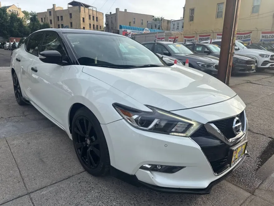 2018 Nissan Maxima SV photo 1
