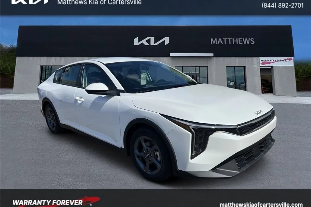 2025 Kia K4 LXS photo 1