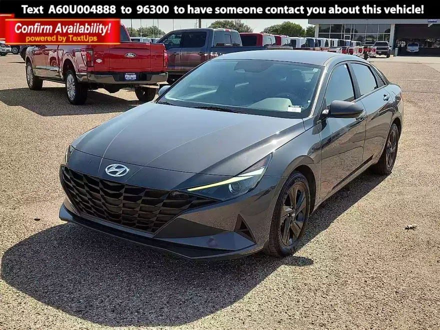 2023 Hyundai Elantra SEL photo 1