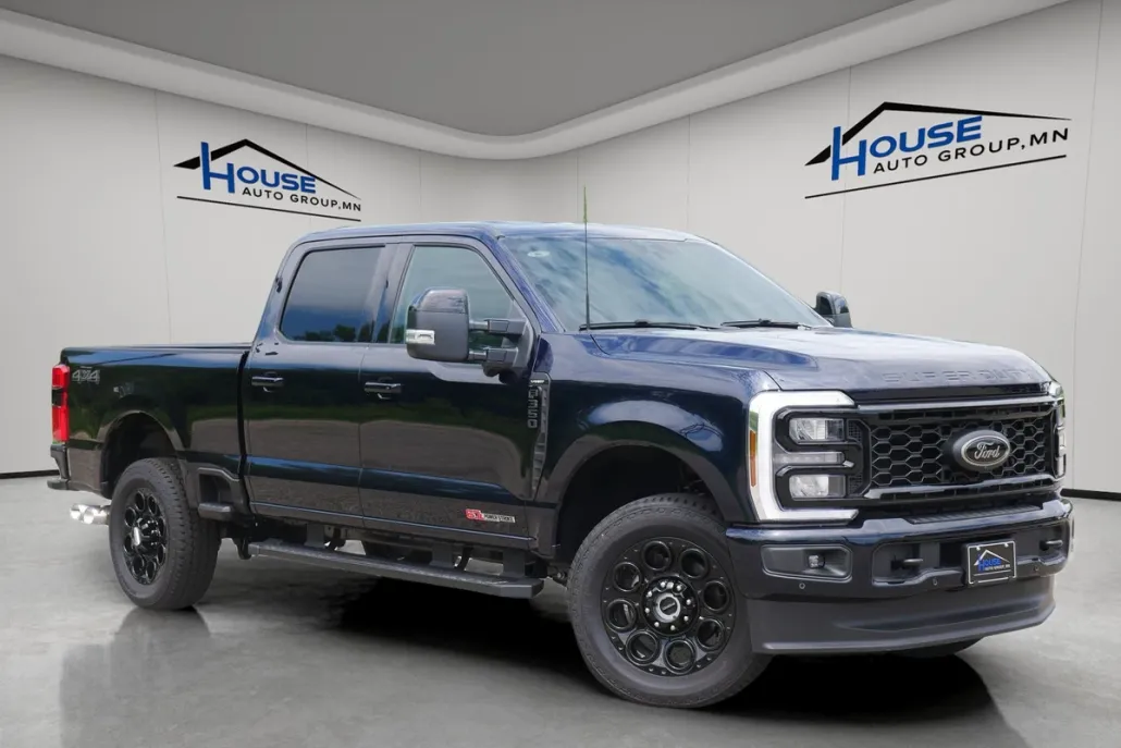 2025 Ford F-350 Lariat photo 1