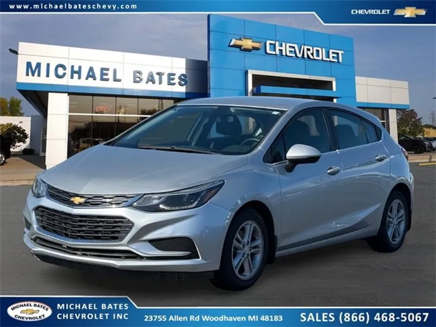 2017 Chevrolet Cruze LT photo 1
