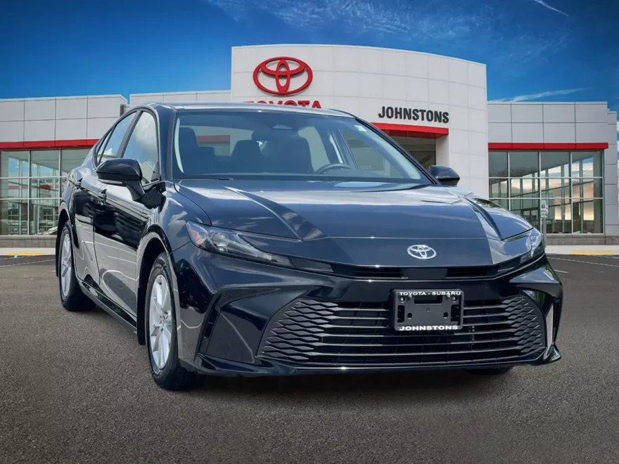 2025 Toyota Camry Hybrid XSE photo 1