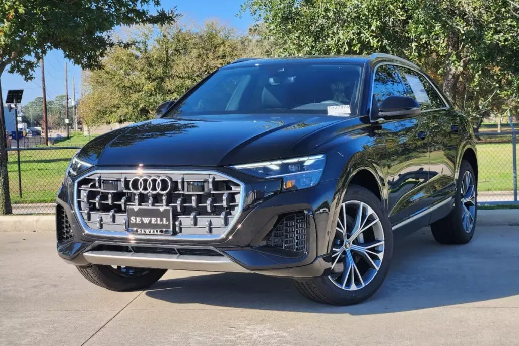 2025 Audi Q8 55 Premium photo 1