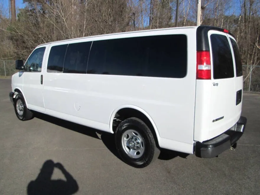 2021 Chevrolet Express LT 3500 photo 1
