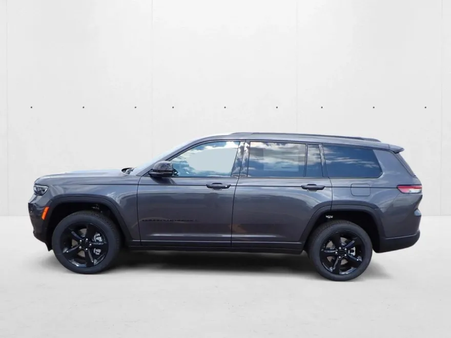 2025 Jeep Grand Cherokee Altitude photo 1