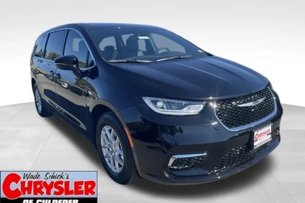 2025 Chrysler Pacifica photo 1