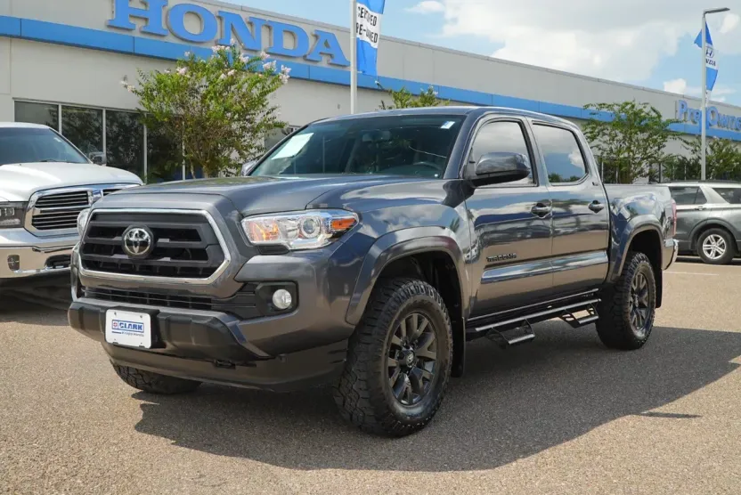 2023 Toyota Tacoma SR5 V6 photo 1