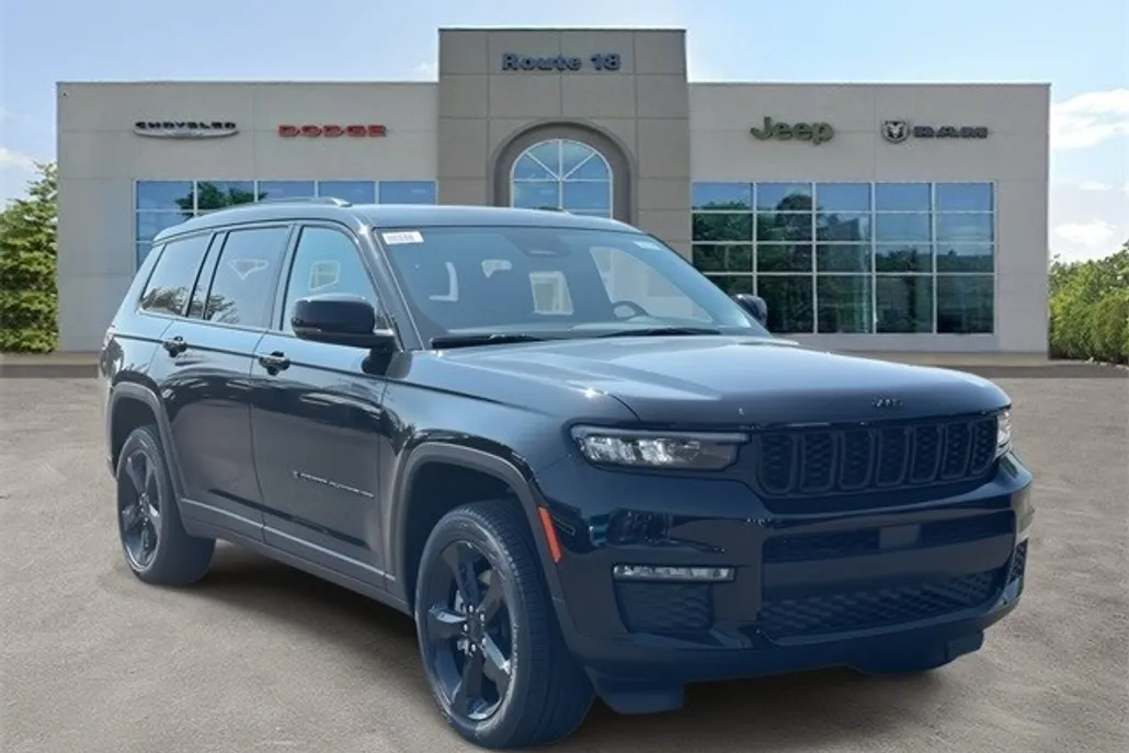 2025 Jeep Grand Cherokee Limited Sport photo 1