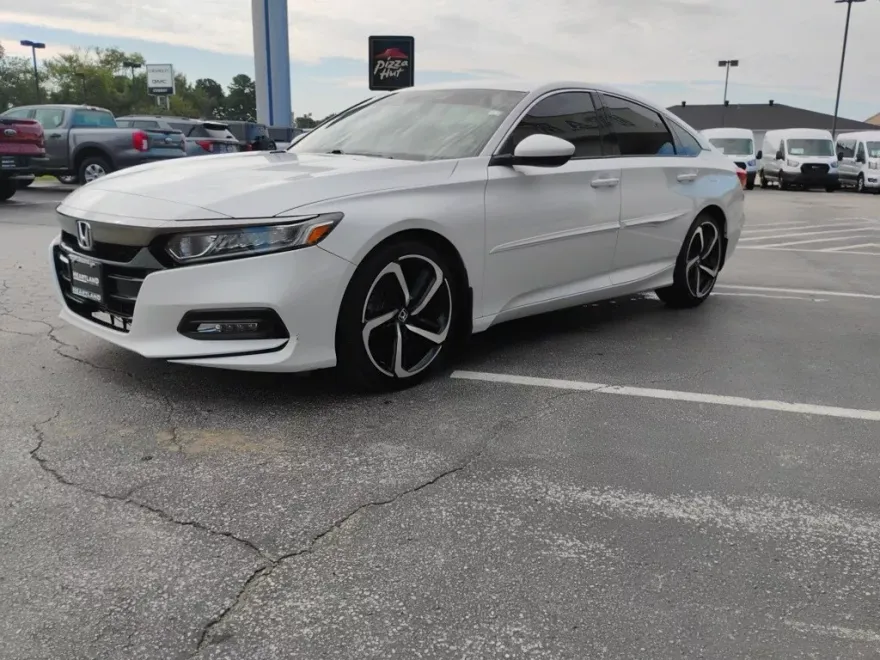 2019 Honda Accord Sport photo 1