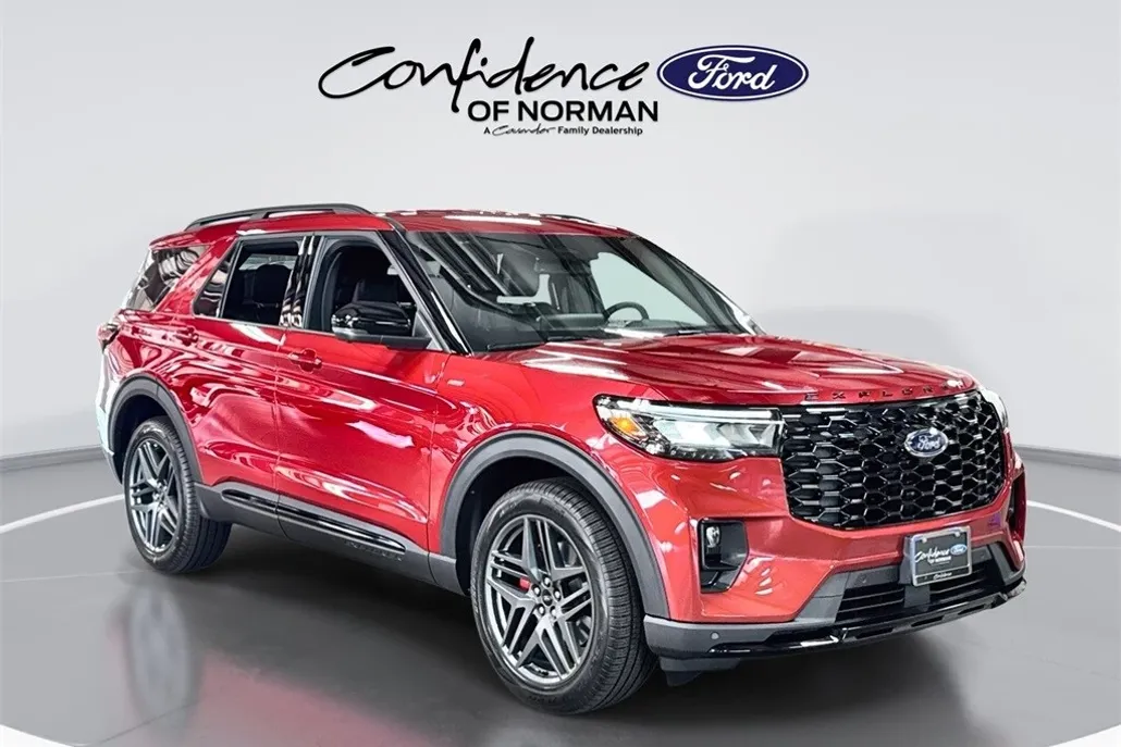 2025 Ford Explorer ST-Line photo 1