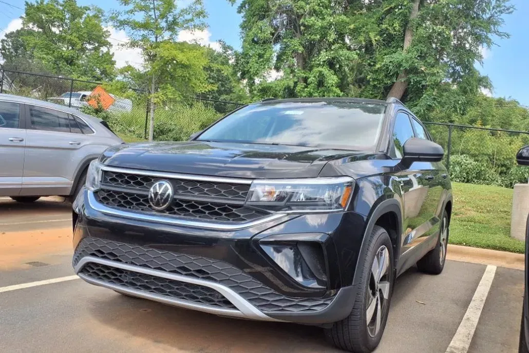 2024 Volkswagen Taos S photo 1