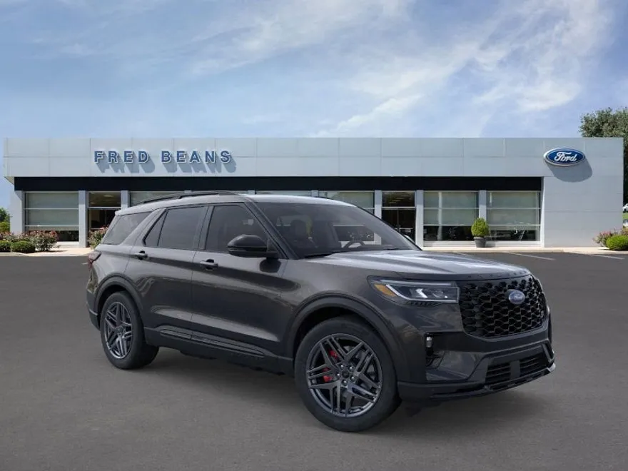 2025 Ford Explorer ST photo 1