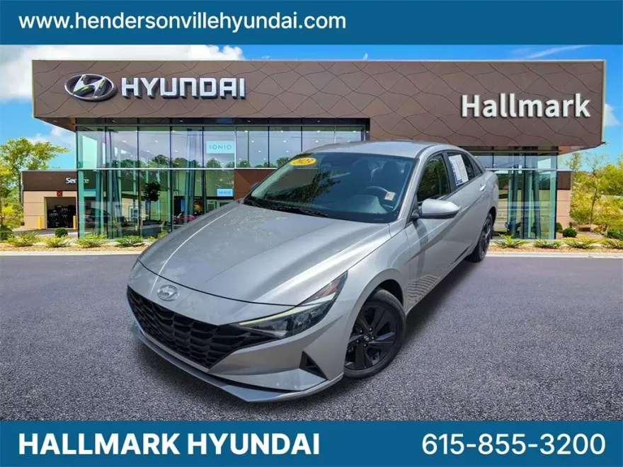 2023 Hyundai Elantra SEL photo 1