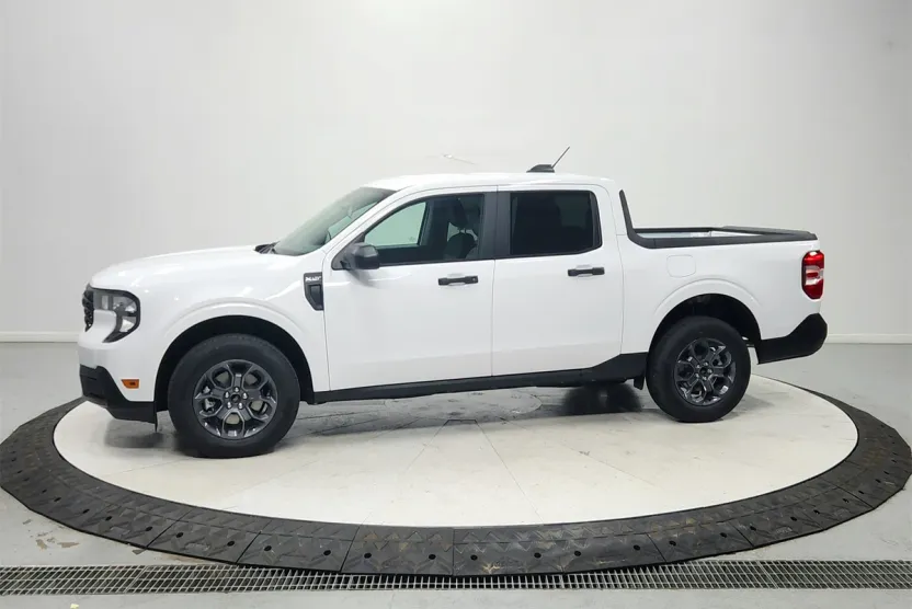 2025 Ford Maverick XLT photo 1