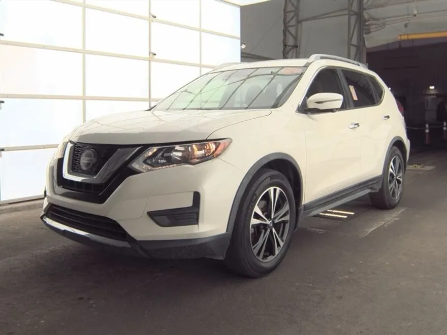 2019 Nissan Rogue SV photo 1